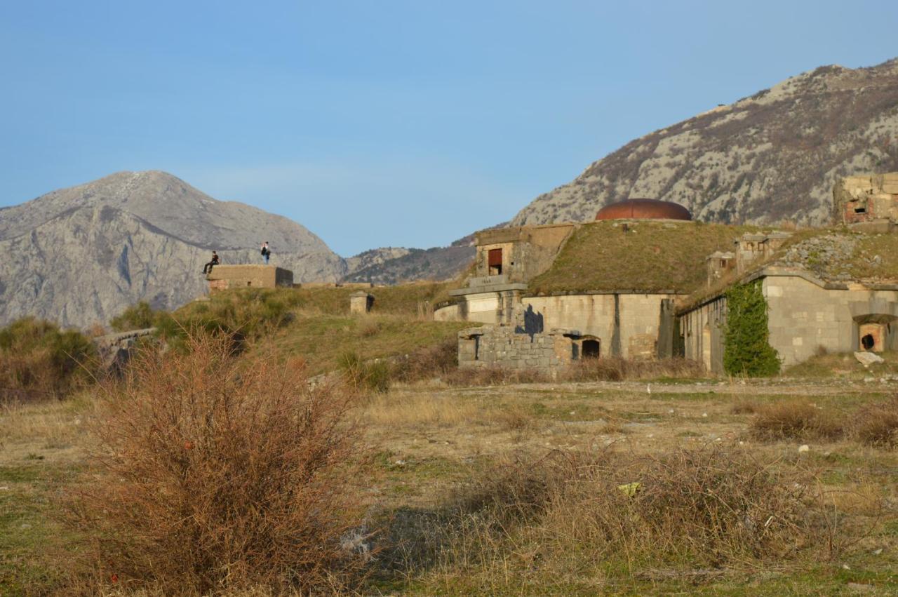 Vujas Village Pleasure Kotor Exterior photo